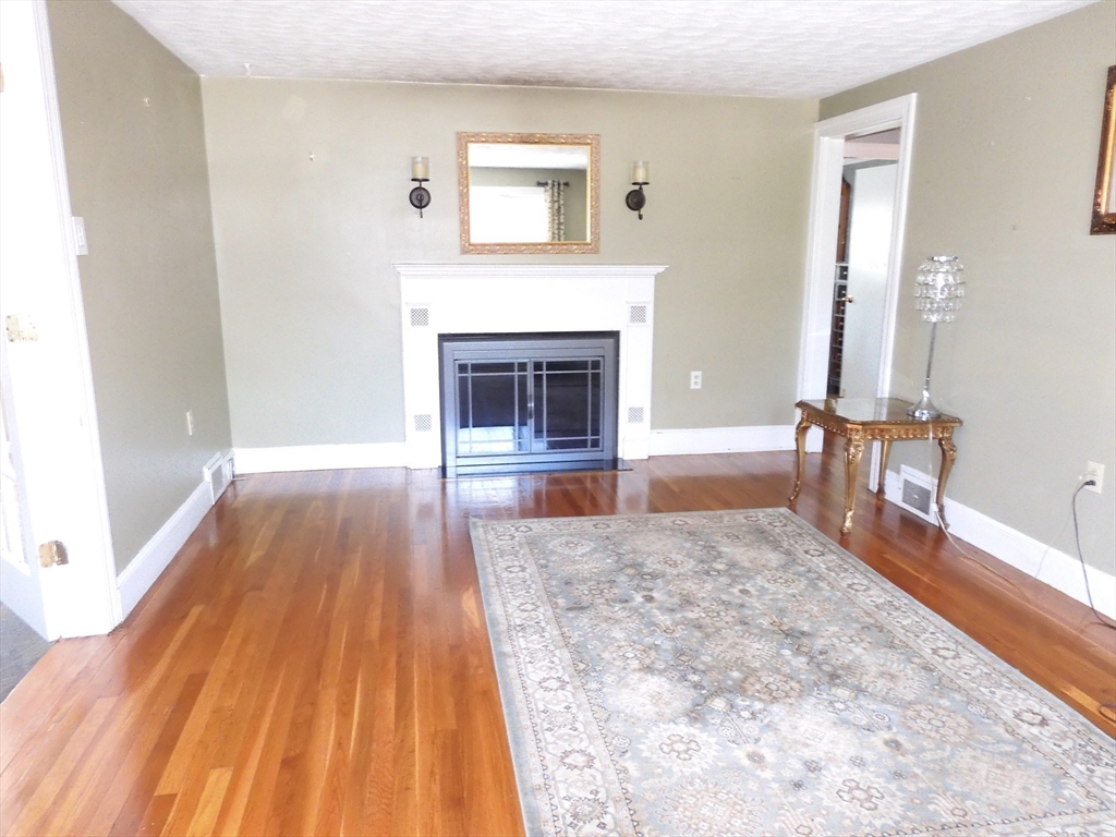 46 Tudor Street Methuen, MA 01844 - Photo 6 of 38