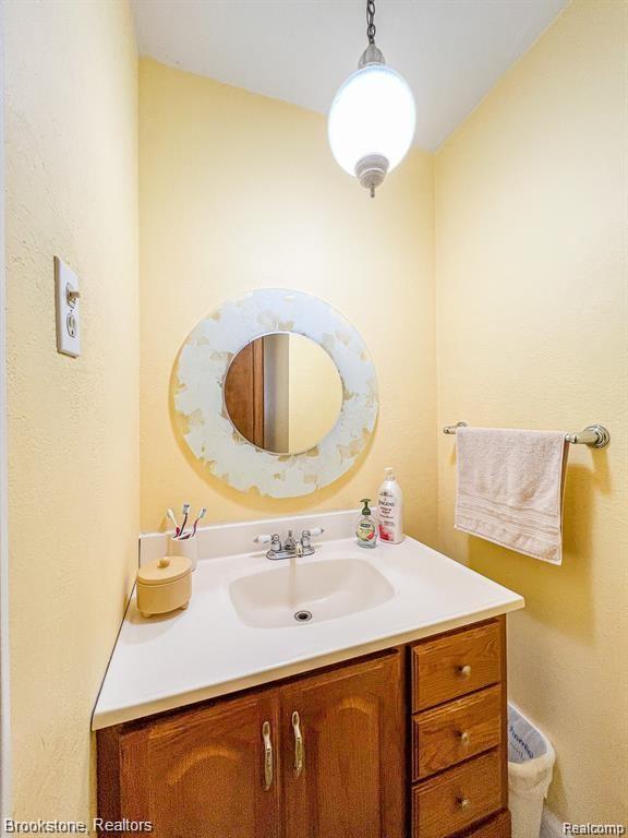 8335 Fenton Road Grand Blanc, MI 48439 - Photo 35 of 53 HardyMediaCompany-6353.jpg