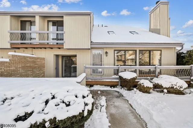 $2,950 | 18 Woodhill Street, Somerset, NJ 08873