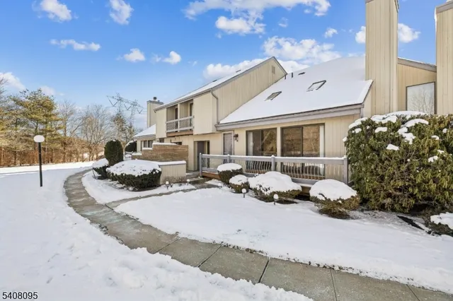 $2,950 | 18 Woodhill Street, Somerset, NJ 08873