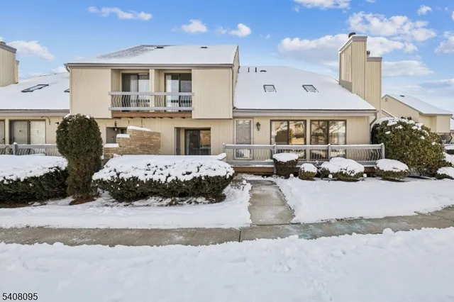 $2,950 | 18 Woodhill Street, Somerset, NJ 08873