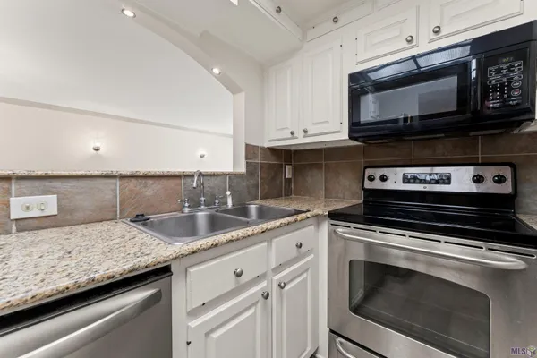 $1,250 | 2045 North 3rd Street, Unit 216, Baton Rouge, LA 70802