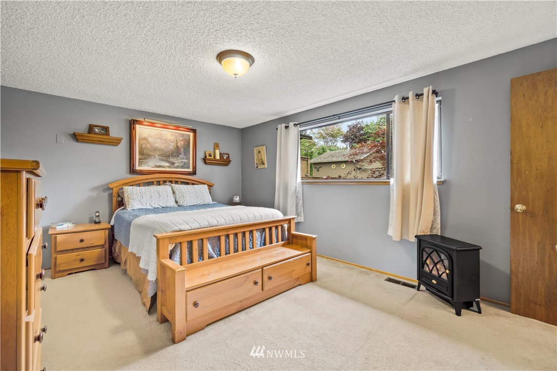 10219 Northeast 200th Street Bothell, WA 98011 - Photo 11 of 25 Gallery Image 11