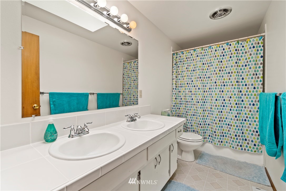 10219 Northeast 200th Street Bothell, WA 98011 - Photo 13 of 25 Gallery Image 13