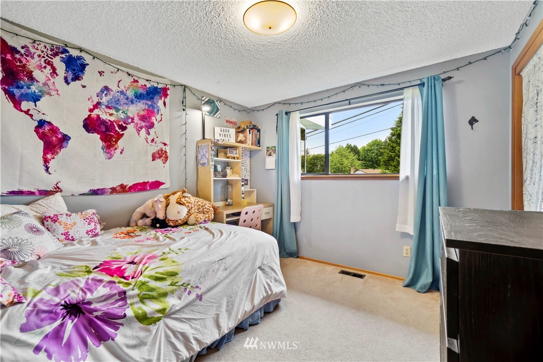10219 Northeast 200th Street Bothell, WA 98011 - Photo 14 of 25 Gallery Image 14