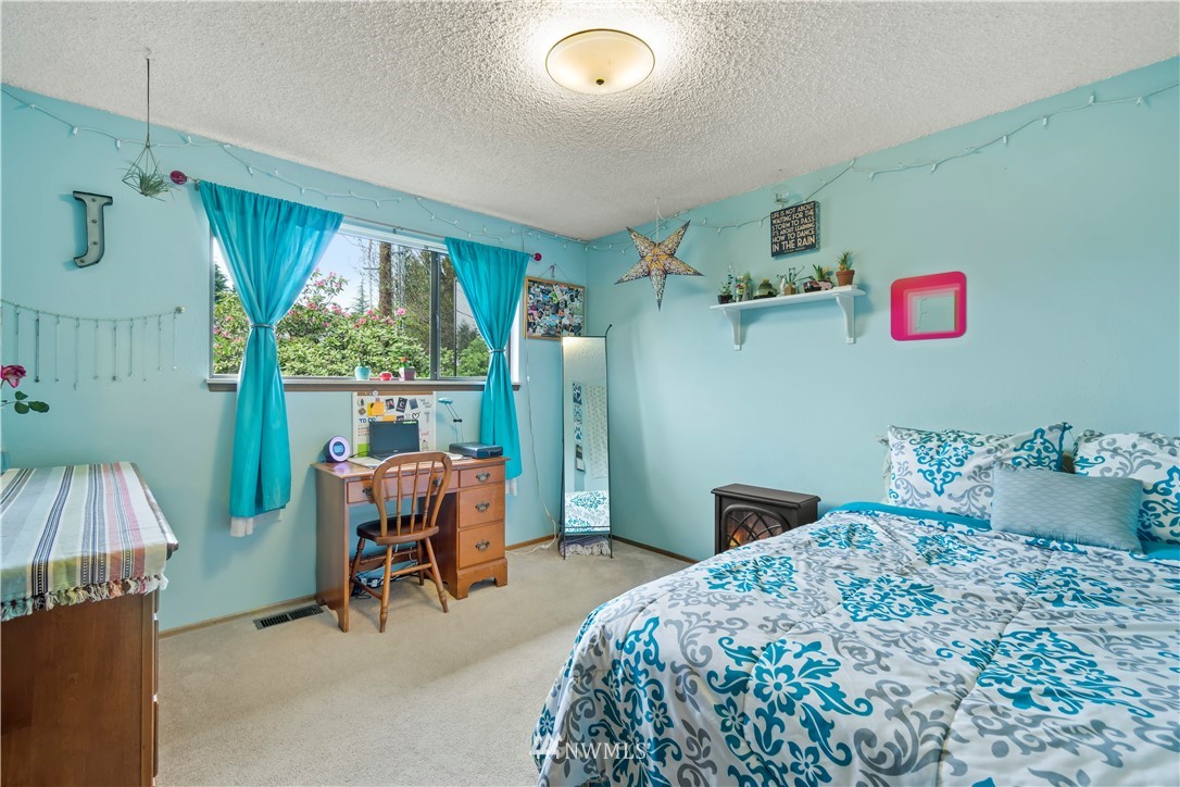 10219 Northeast 200th Street Bothell, WA 98011 - Photo 15 of 25 Gallery Image 15
