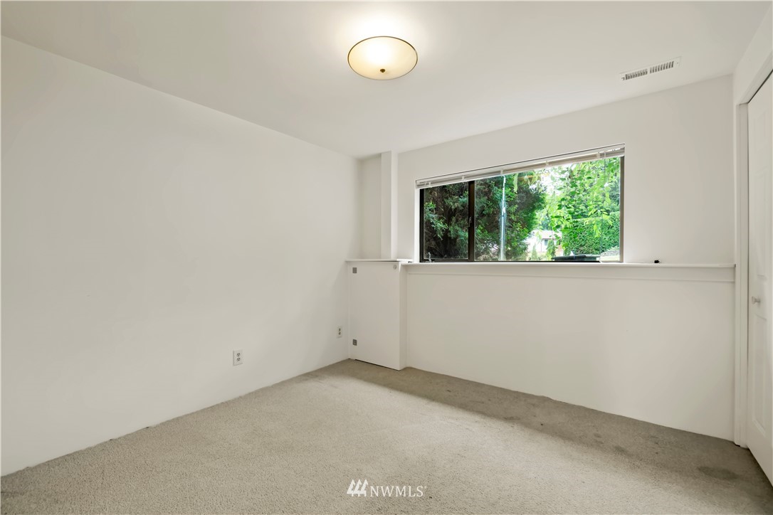10219 Northeast 200th Street Bothell, WA 98011 - Photo 19 of 25 Gallery Image 19
