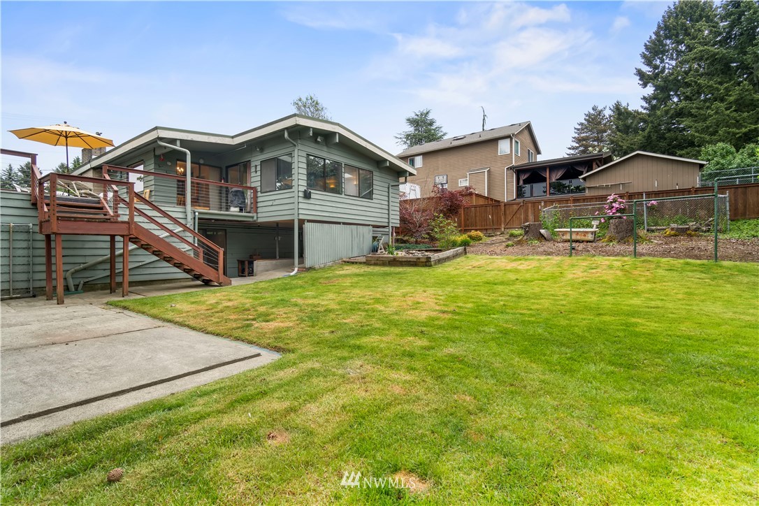 10219 Northeast 200th Street Bothell, WA 98011 - Photo 3 of 25 Gallery Image 3
