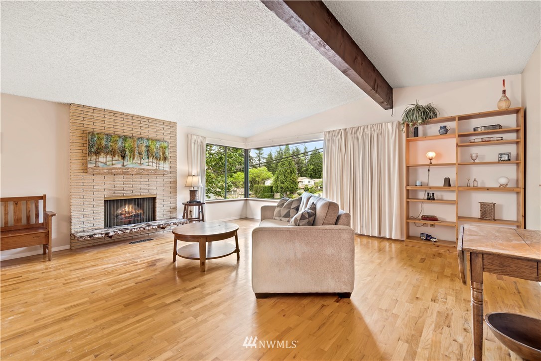 10219 Northeast 200th Street Bothell, WA 98011 - Photo 4 of 25 Gallery Image 4