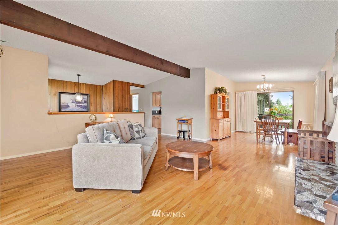 10219 Northeast 200th Street Bothell, WA 98011 - Photo 5 of 25 Gallery Image 5