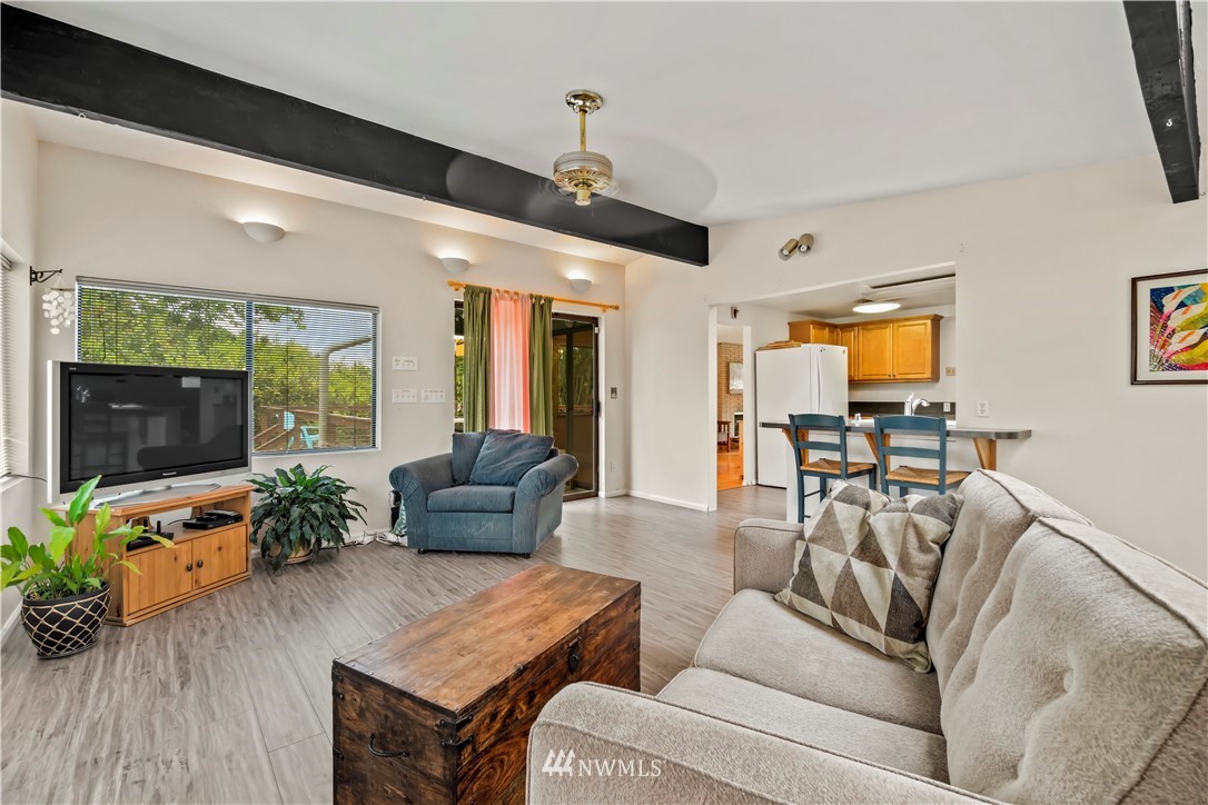 10219 Northeast 200th Street Bothell, WA 98011 - Photo 9 of 25 Gallery Image 9