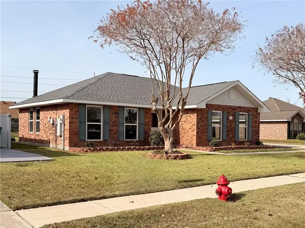$276,000 | 264 Oak Point Drive, Laplace, LA 70068