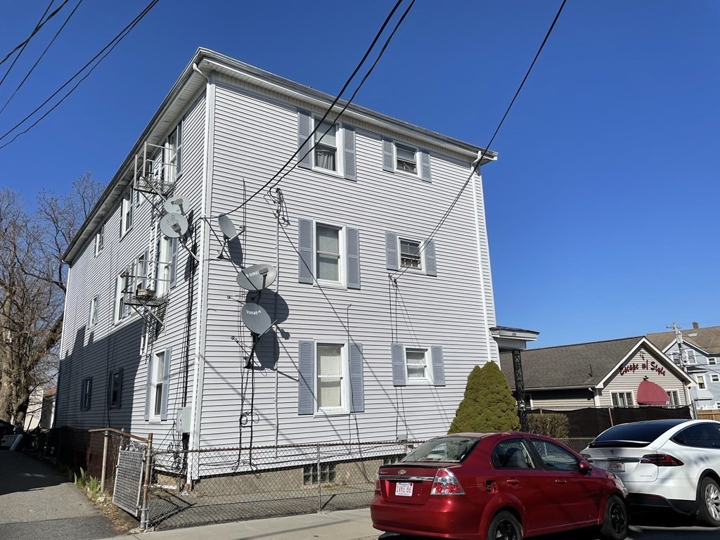 206 Buffinton Street Fall River, MA 02721 - Photo 4 of 38