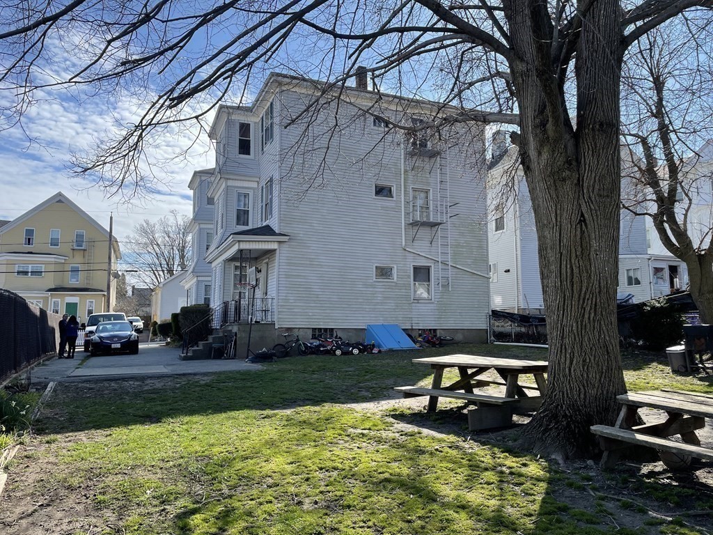 206 Buffinton Street Fall River, MA 02721 - Photo 7 of 38