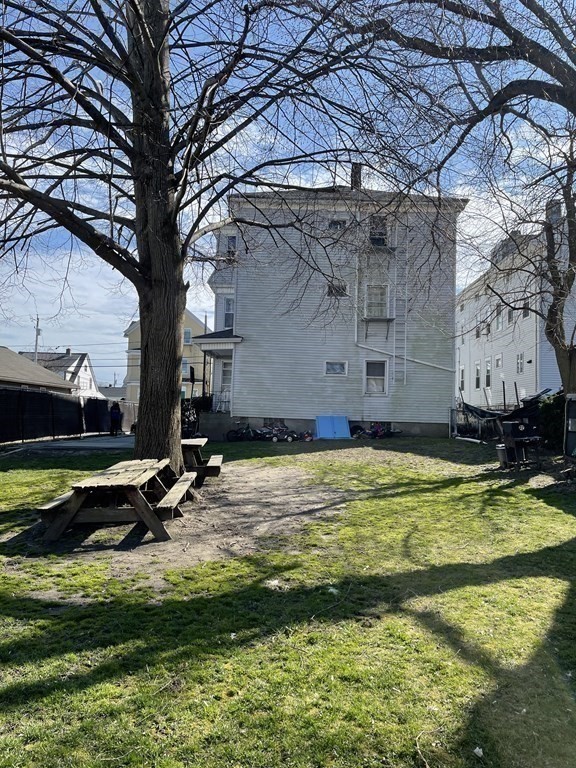 206 Buffinton Street Fall River, MA 02721 - Photo 8 of 38