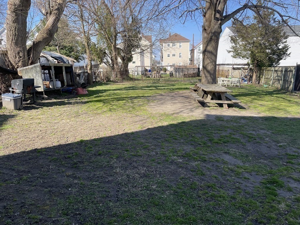 206 Buffinton Street Fall River, MA 02721 - Photo 9 of 38