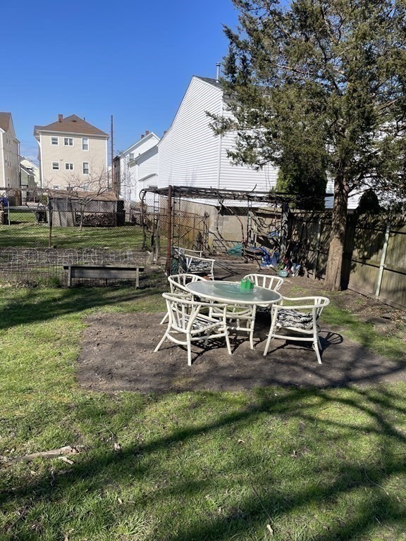 206 Buffinton Street Fall River, MA 02721 - Photo 10 of 38