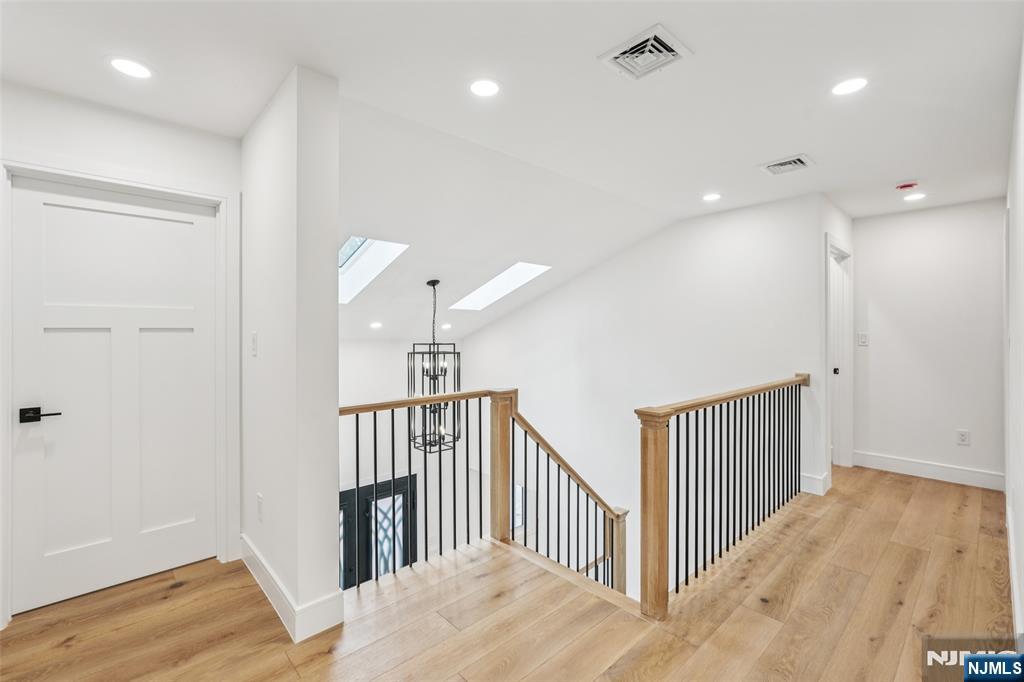 492 Oaktree Road Oradell, NJ 07649 - Photo 14 of 35