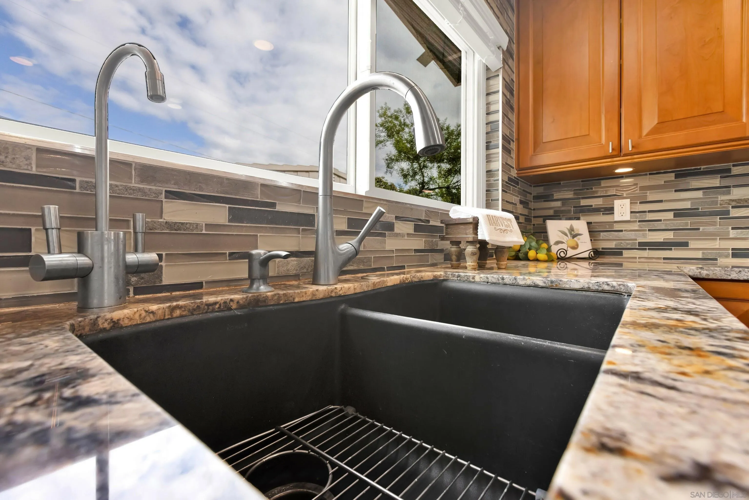 14545 Hillndale Way Poway, CA 92064 - Photo 17 of 52