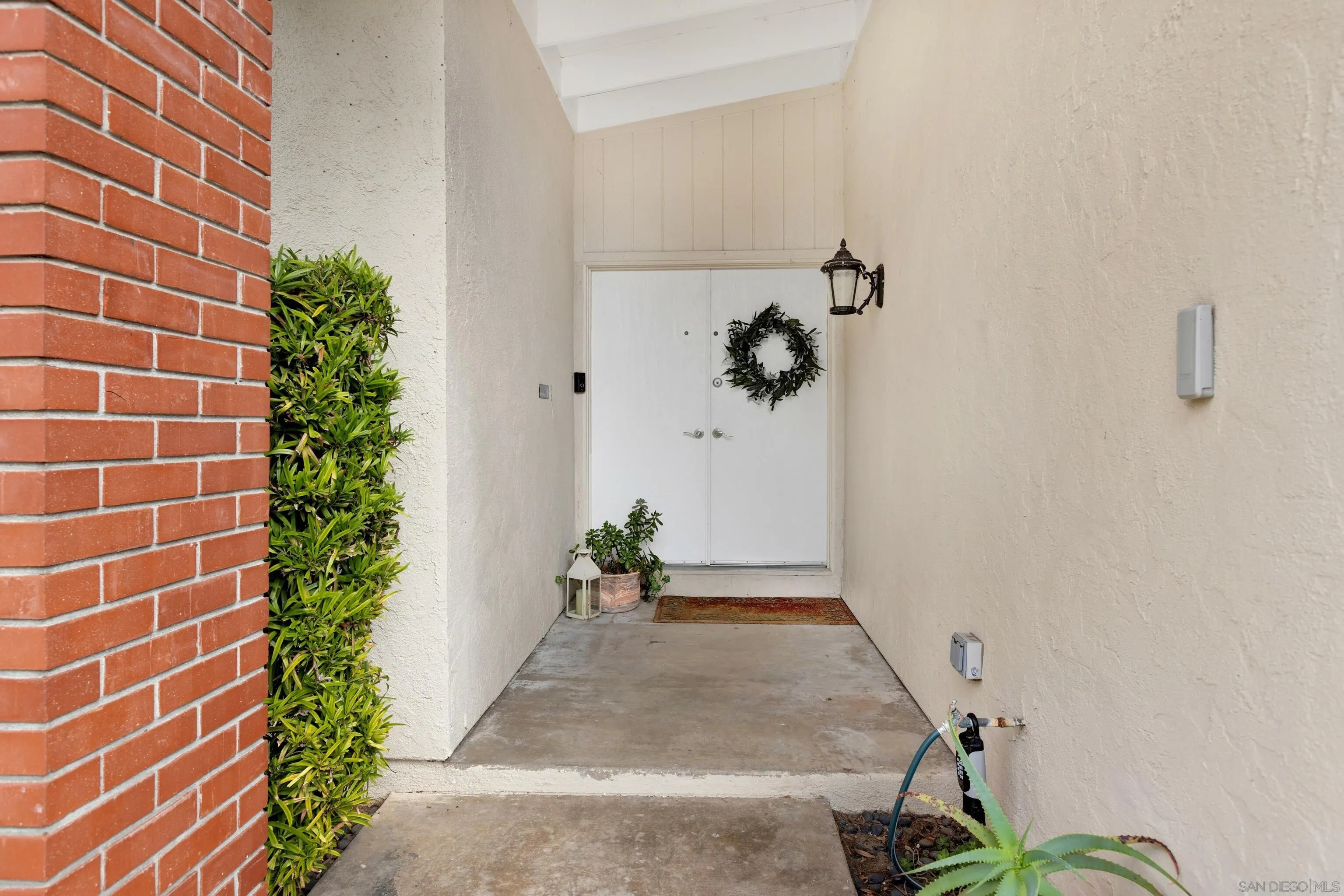 14545 Hillndale Way Poway, CA 92064 - Photo 5 of 52 a view of a room with potted plants