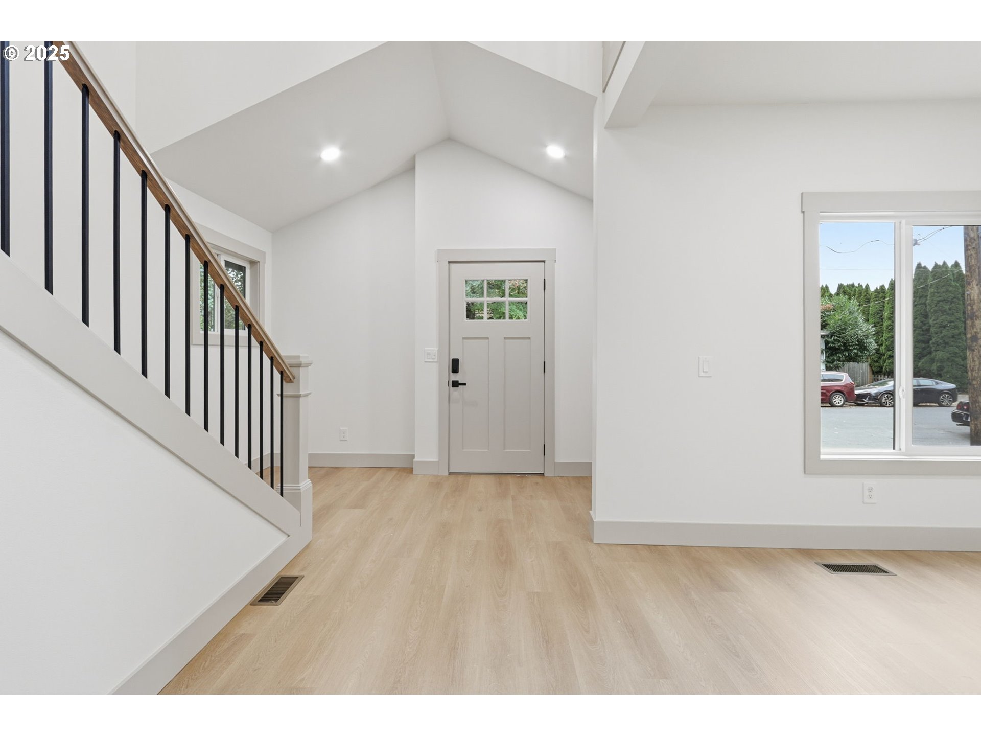 437 Northeast Fargo Street Portland, OR 97212 - Photo 3 of 38