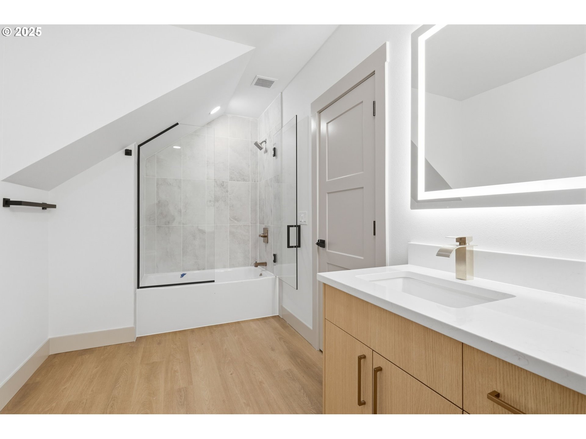 437 Northeast Fargo Street Portland, OR 97212 - Photo 36 of 38