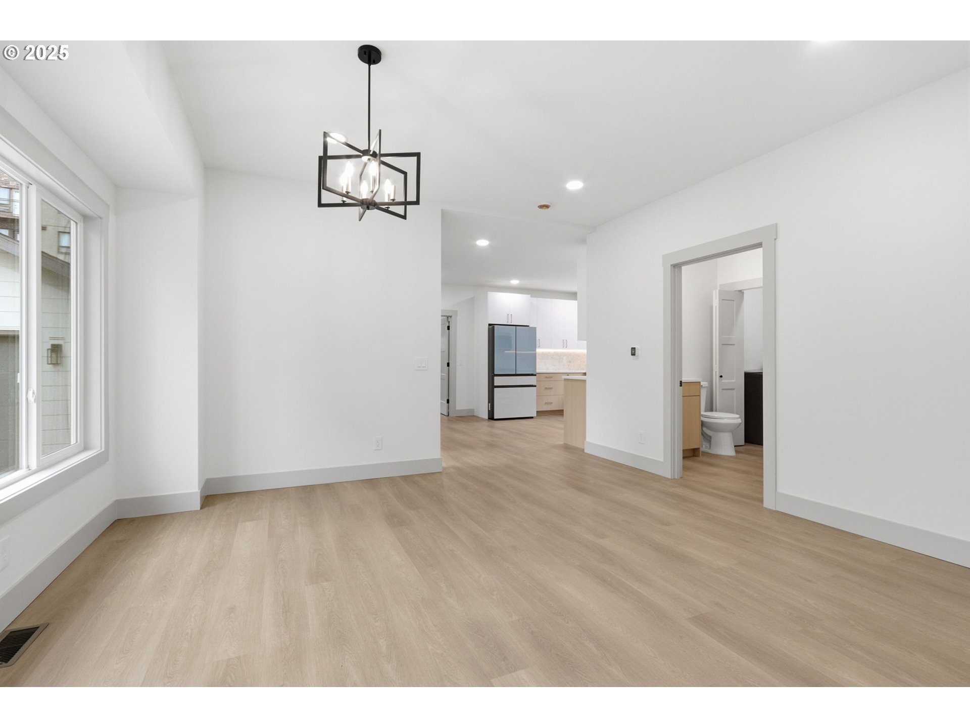 437 Northeast Fargo Street Portland, OR 97212 - Photo 7 of 38