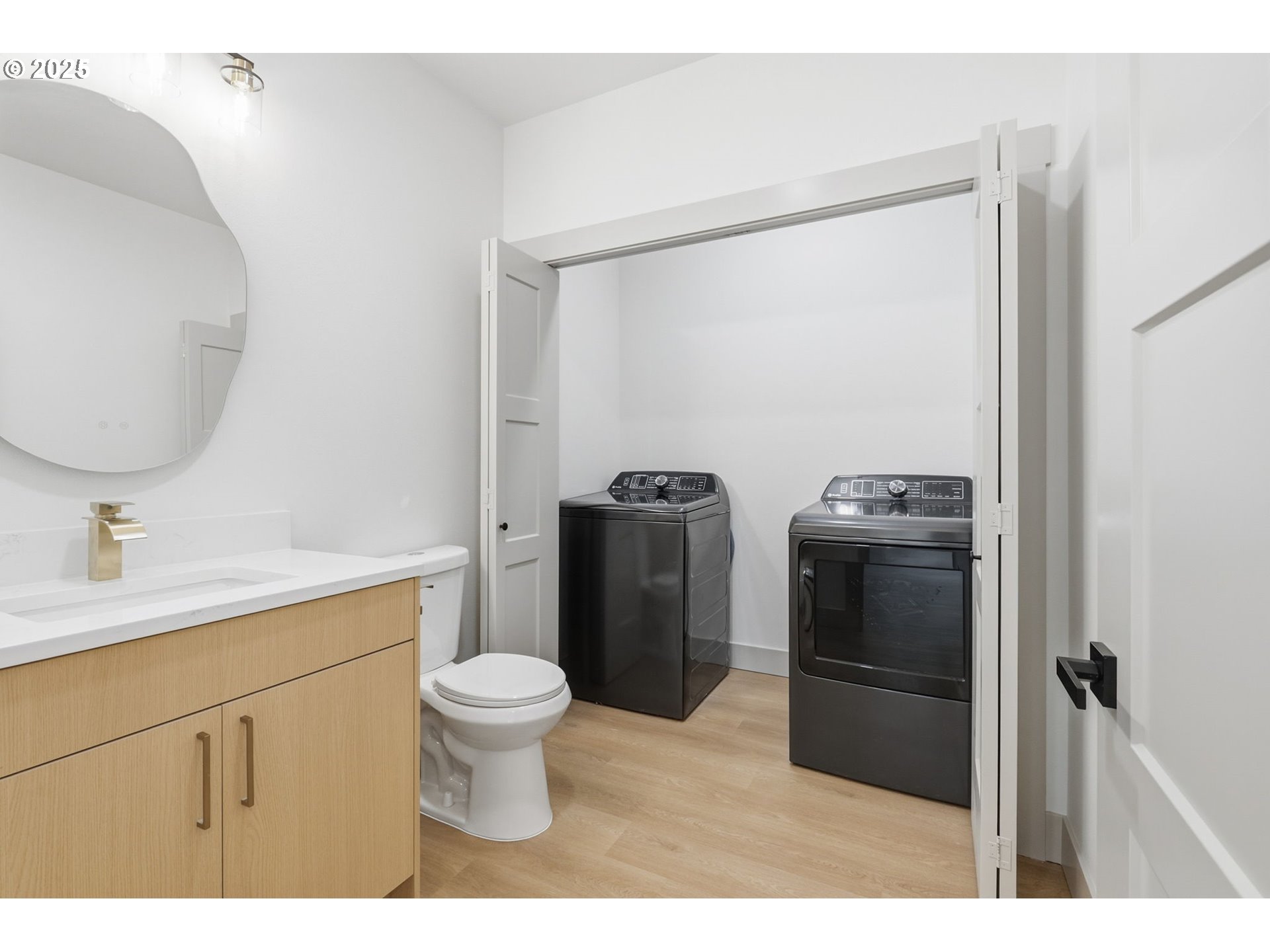 437 Northeast Fargo Street Portland, OR 97212 - Photo 9 of 38