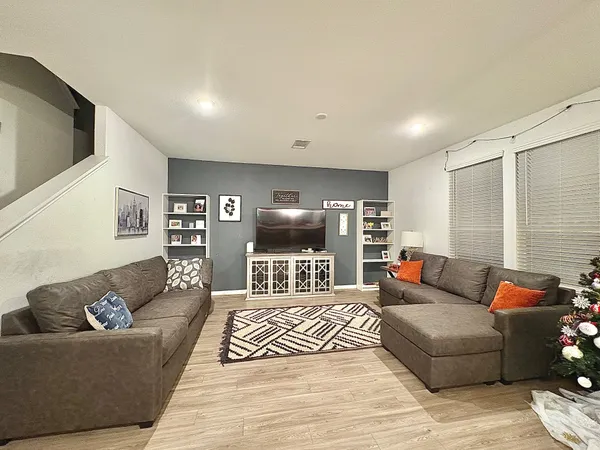 $2,200 | 23531 Glenbuck St Spring, Spring, TX 77373