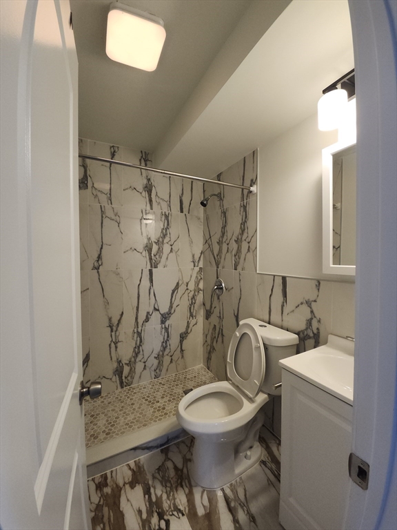 137 Cobb Street Springfield, MA 01119 - Photo 17 of 28