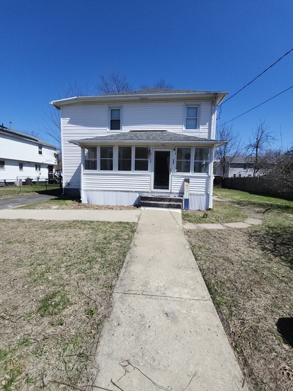 137 Cobb Street Springfield, MA 01119 - Photo 5 of 28