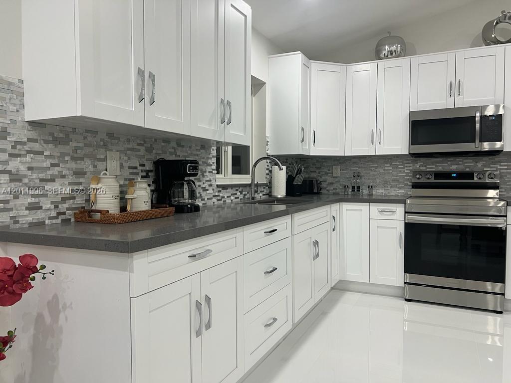 16341 Southwest 145th Court Miami, FL 33177 - Photo 11 of 33