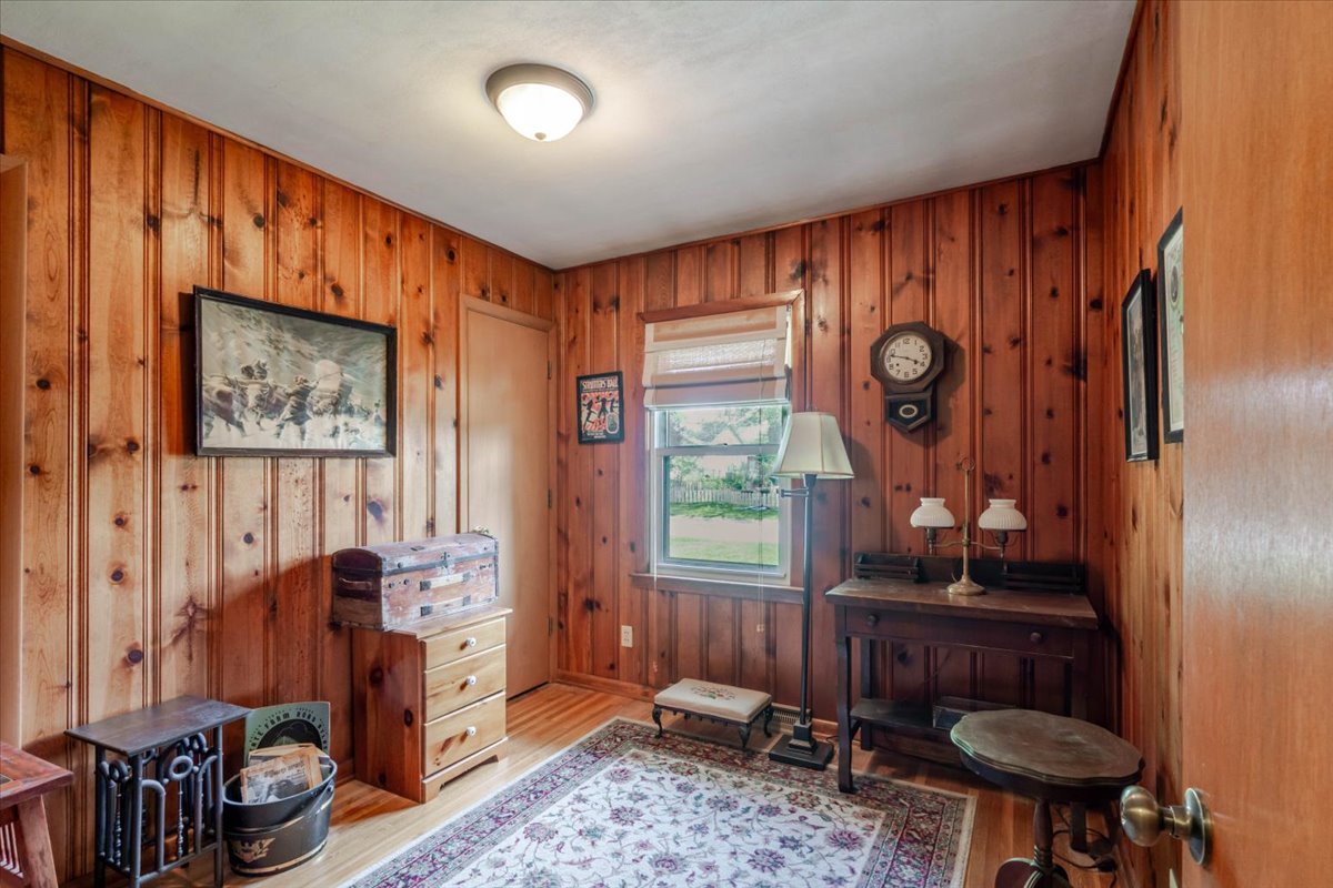 302 Radliff Road Bloomington, IL 61701 - Photo 17 of 35 a room with furniture and a window