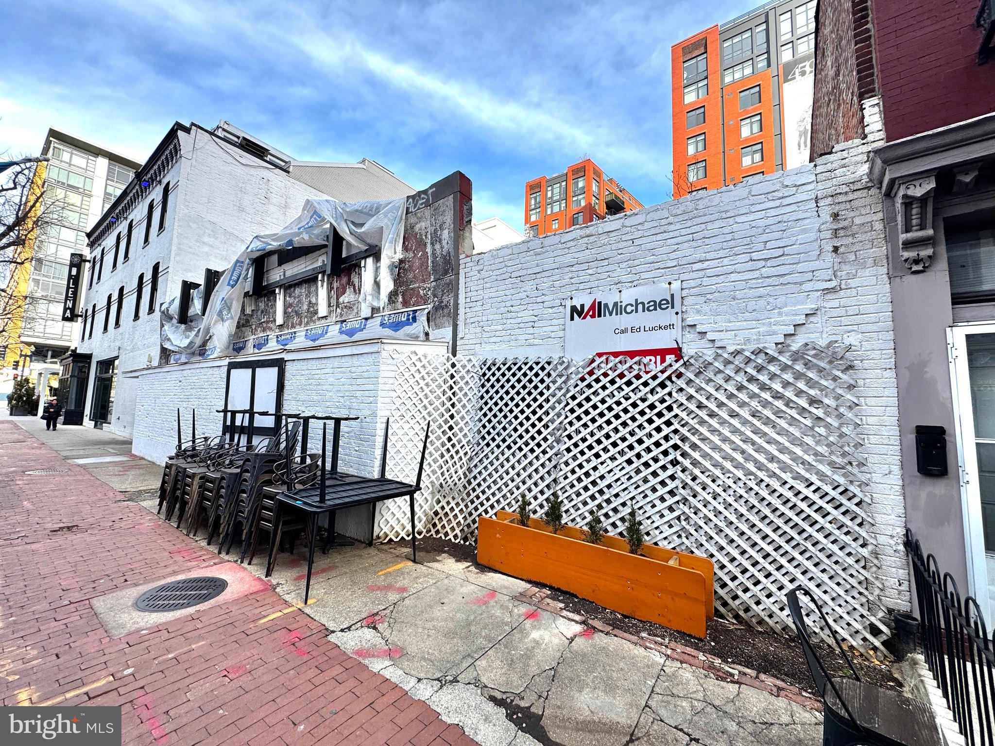 466 K Street Northwest Washington, DC 20001 - Photo 10 of 14 a view of a brick house with many windows