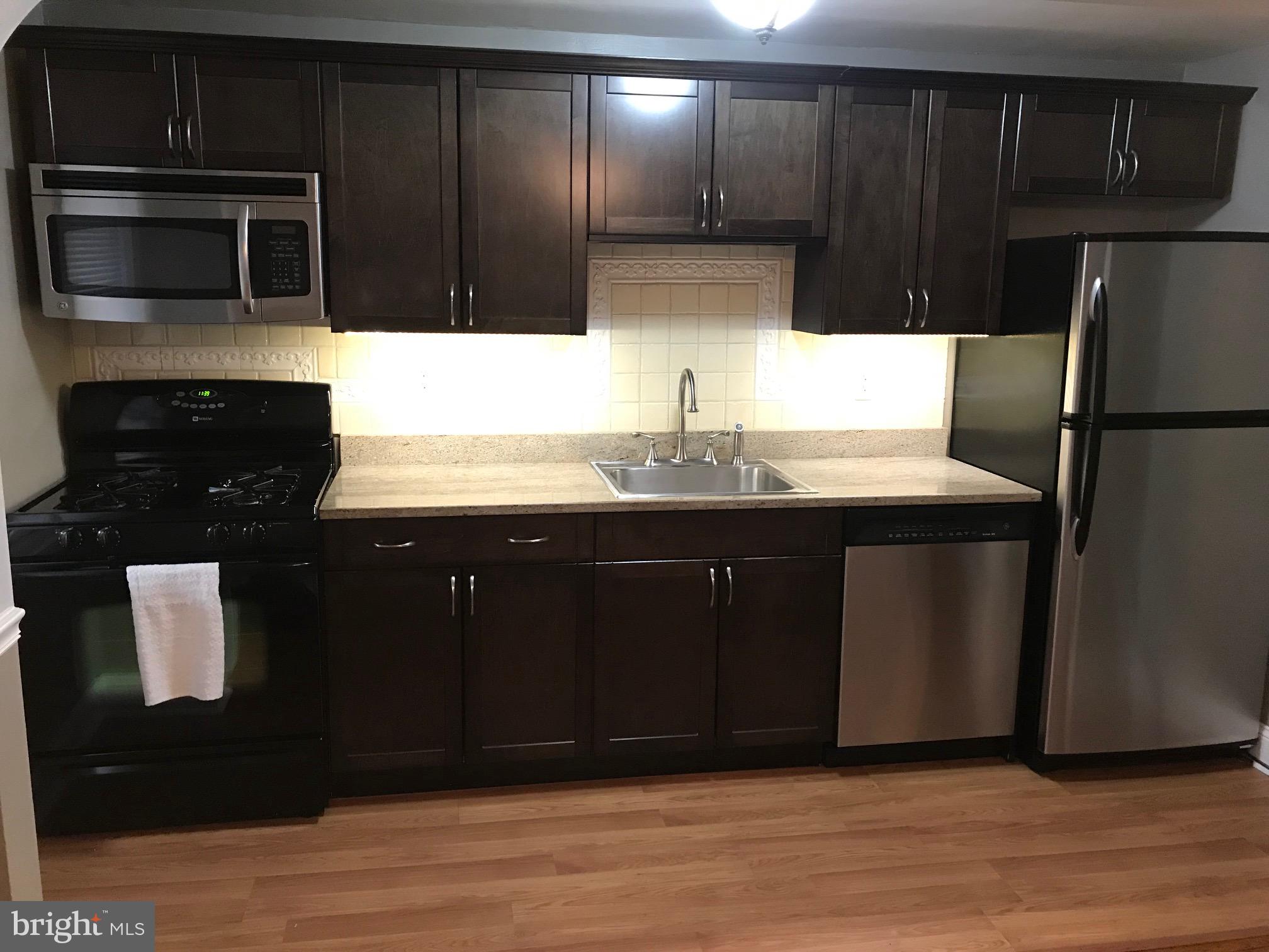 3735 Clarenell Road Baltimore, MD 21229 - Photo 5 of 17 Kitchen