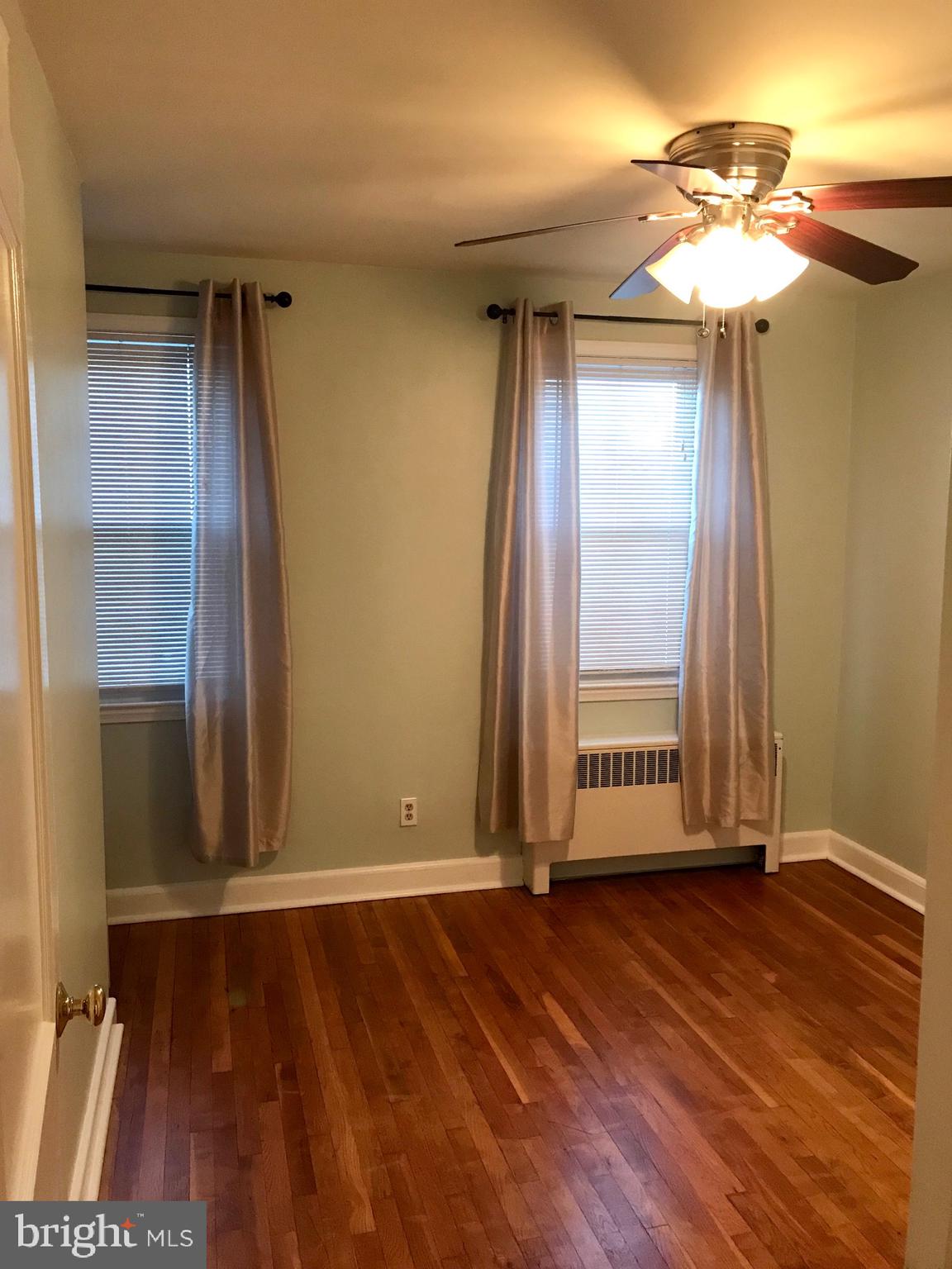 3735 Clarenell Road Baltimore, MD 21229 - Photo 8 of 17 Front bedroom