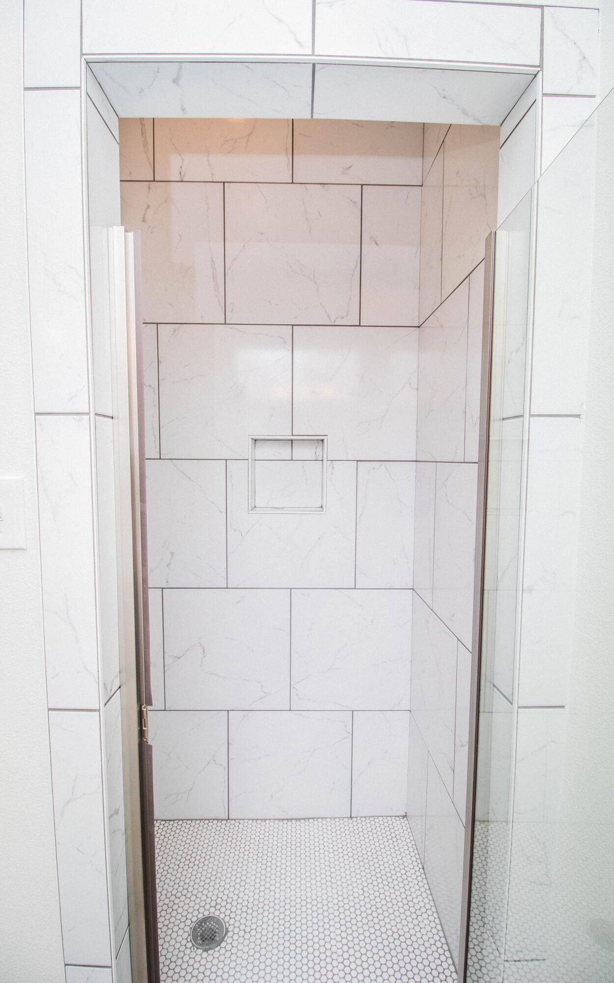 2015 102nd Street Lubbock, TX 79423 - Photo 15 of 24 Shower