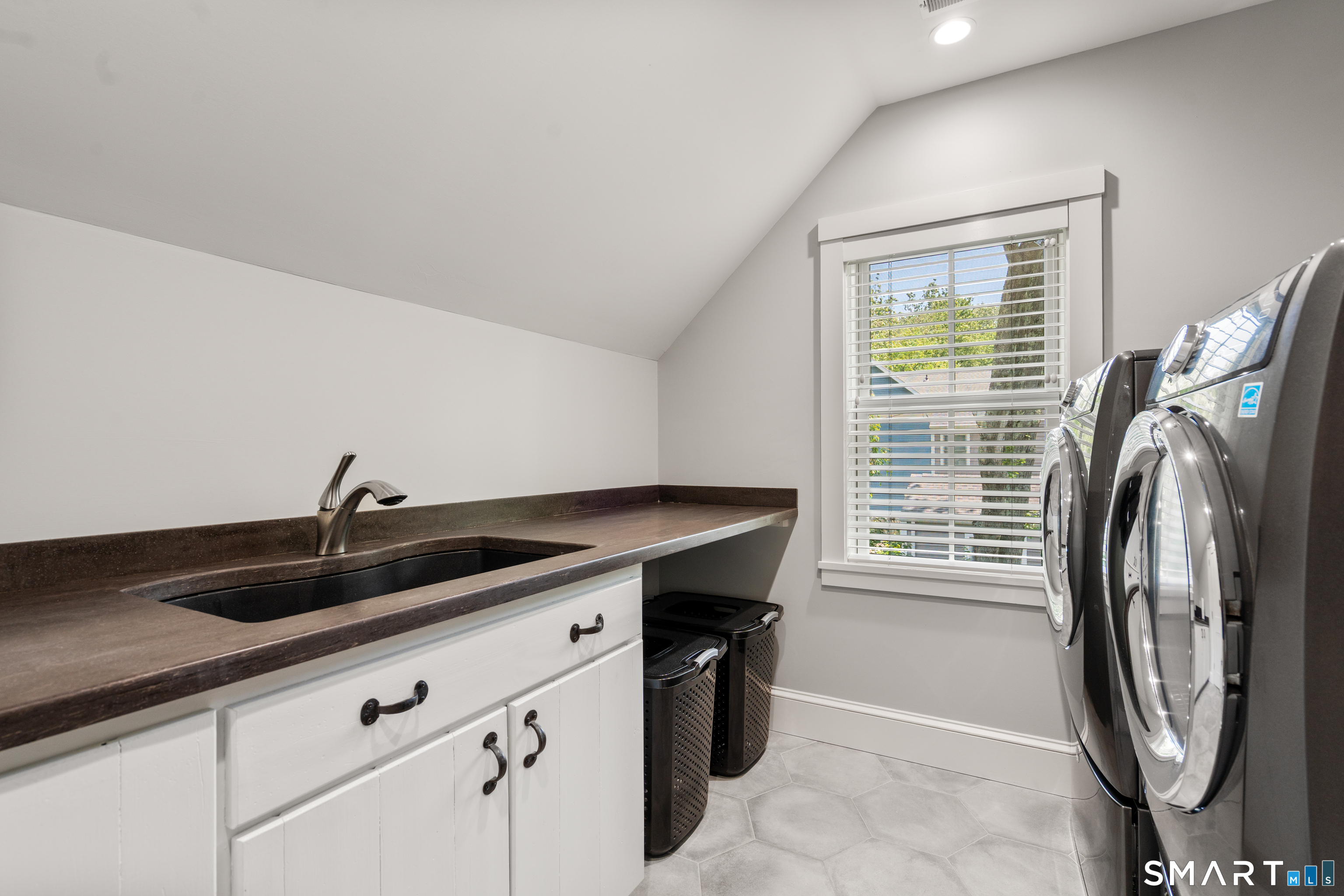 121 Osborne Hill Road Fairfield, CT 06824 - Photo 33 of 39 Laundry Room - Making Everyday Tasks Effortlessly Elegant