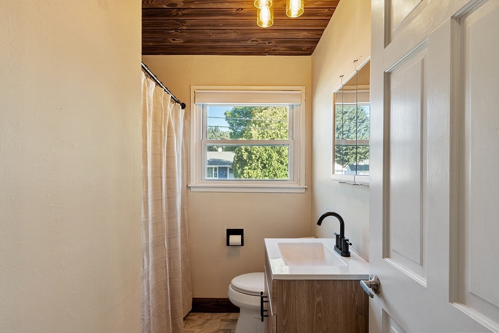 7 Greenwood Road Northborough, MA 01532 - Photo 16 of 42 Gallery Image 16