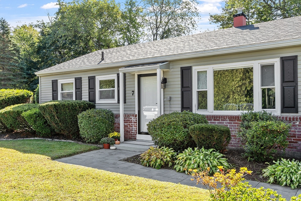 7 Greenwood Road Northborough, MA 01532 - Photo 4 of 42 Gallery Image 4