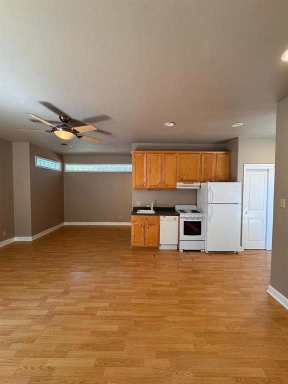 201 West 33rd Street, Unit B Austin, TX 78705 - Photo 3 of 27 a view of a kitchen with an oven
