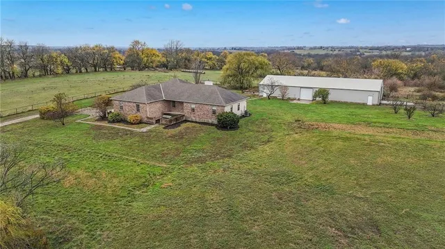 $995,000 | 33270 Switzer Road, Paola, KS 66071