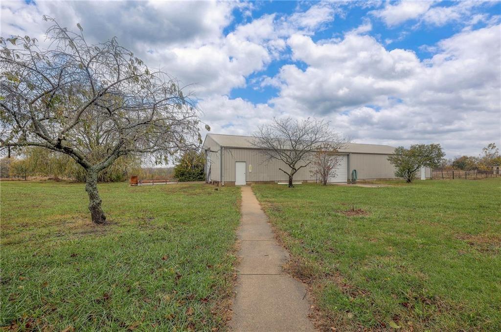 33270 Switzer Road Paola, KS 66071 - Photo 33 of 41