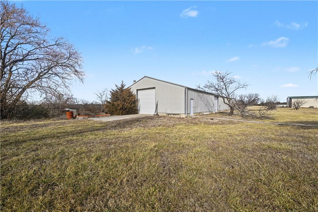 33270 Switzer Road Paola, KS 66071 - Photo 34 of 41