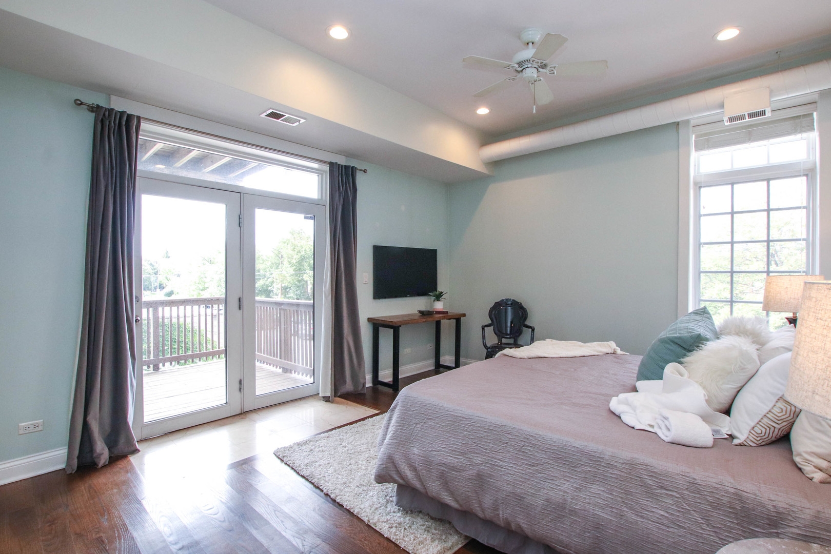 636 North Racine Avenue, Unit 2N Chicago, IL 60642 - Photo 11 of 21 Gallery Image 11