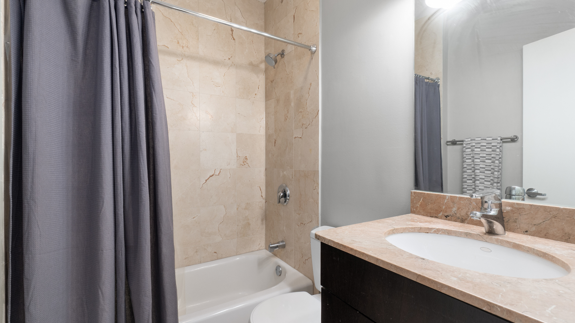 636 North Racine Avenue, Unit 2N Chicago, IL 60642 - Photo 17 of 21 Gallery Image 17