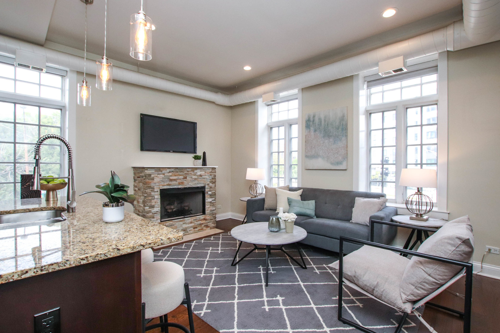 636 North Racine Avenue, Unit 2N Chicago, IL 60642 - Photo 6 of 21 Gallery Image 6