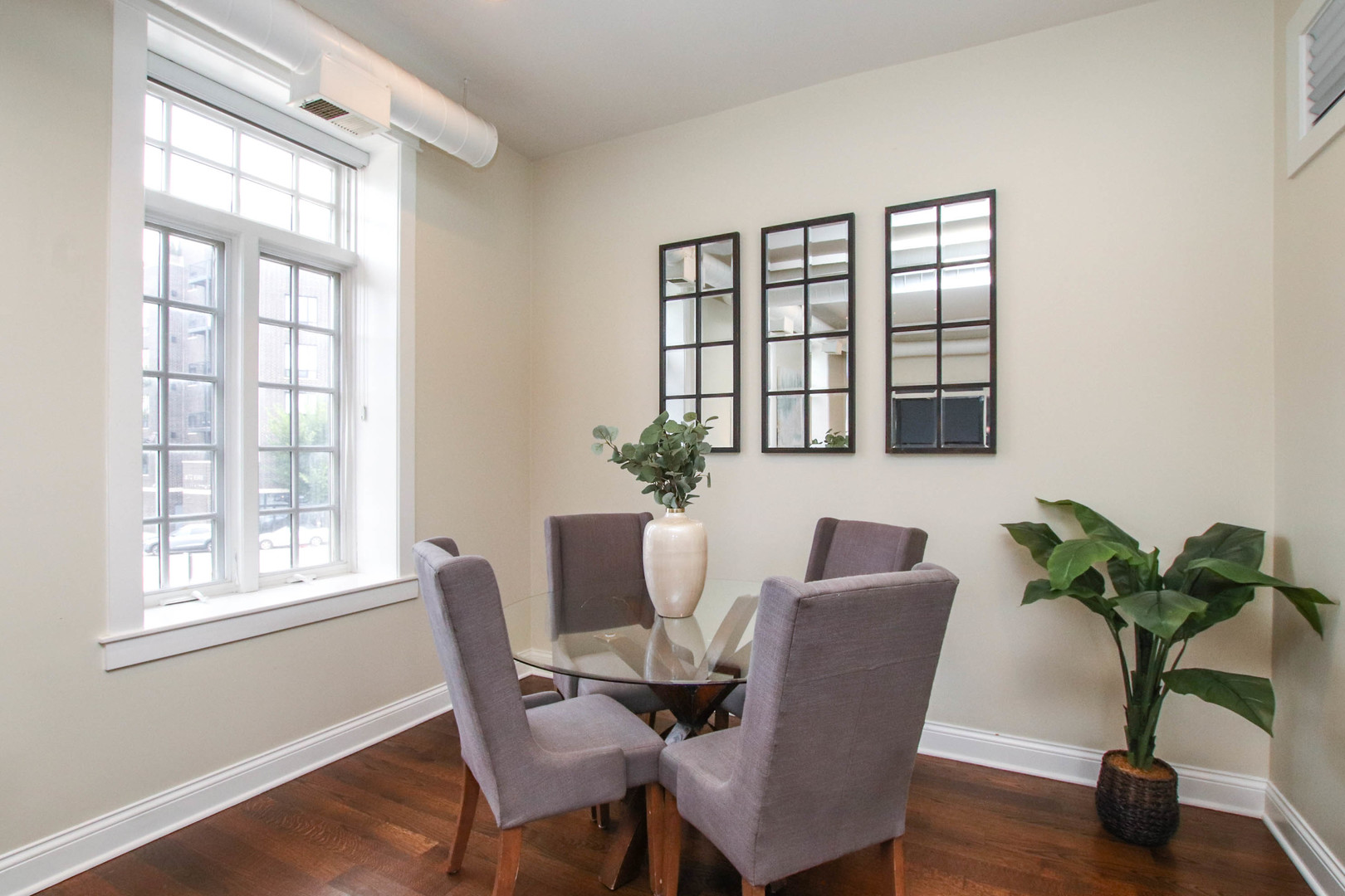 636 North Racine Avenue, Unit 2N Chicago, IL 60642 - Photo 8 of 21 Gallery Image 8