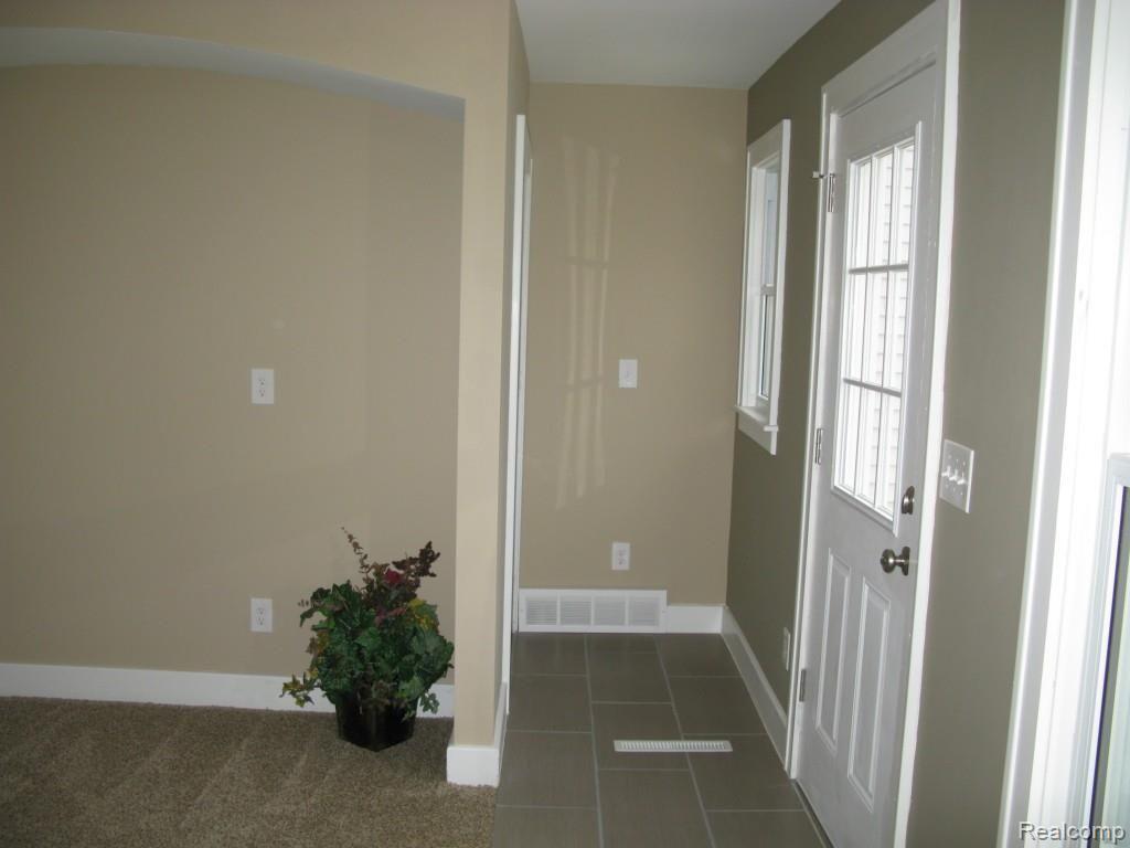 7036 Randee Street Flushing, MI 48433 - Photo 20 of 36 2011-06-19 20.17