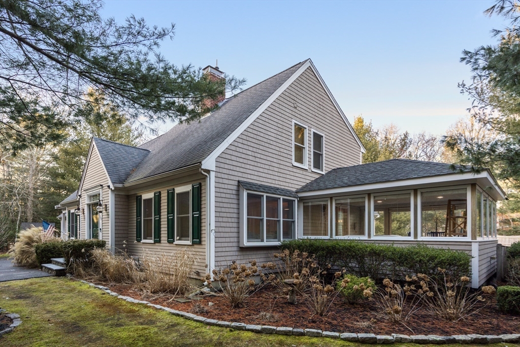 39 Popmunet Road Falmouth, MA 02536 - Photo 5 of 42 Gallery Image 5
